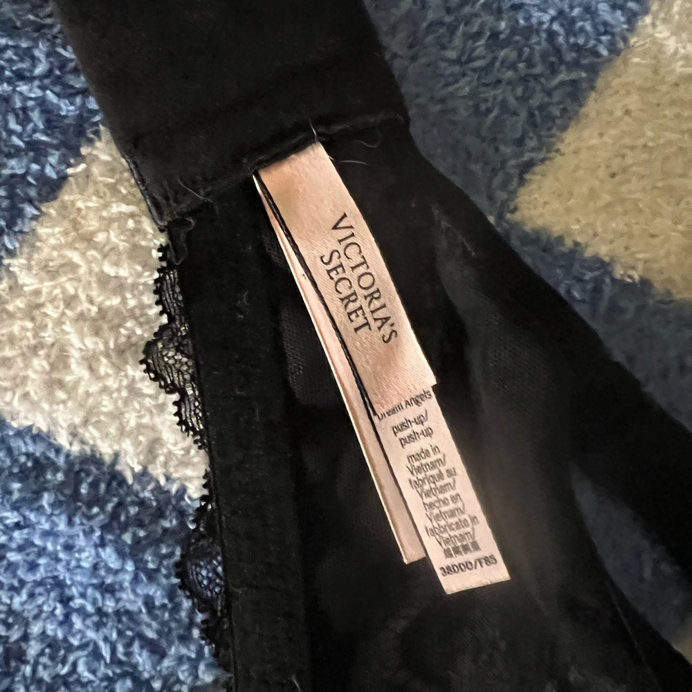 NWOT Victoria’s Secret Demi Angles Push Up Bra Black - Picture 3 of 4